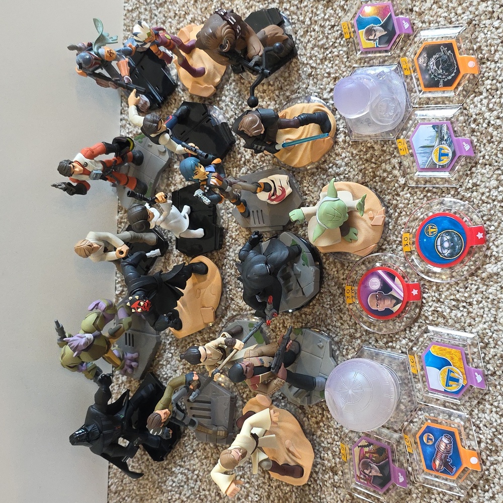 Disney Infinity 3.0 Star Wars Bundle - Large Lot